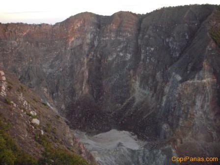 the-crater-cliff